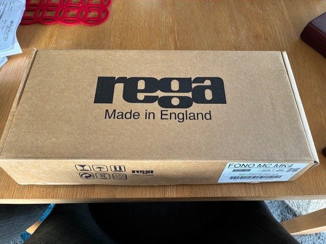REGA MC Mk4 MOVING COIL PHONO STAGE ( NEW ) Carousel 1