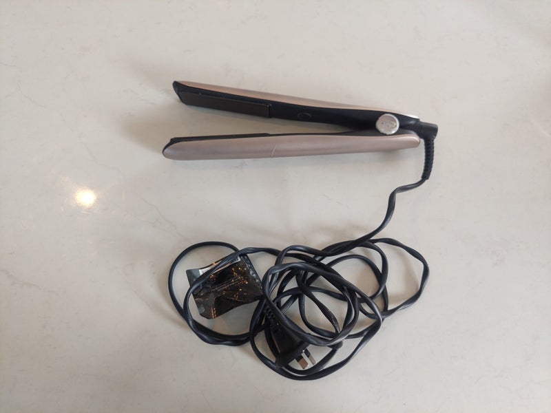 GHD Platinum + Refurbished **1 YEAR WARRANTY** Carousel 1