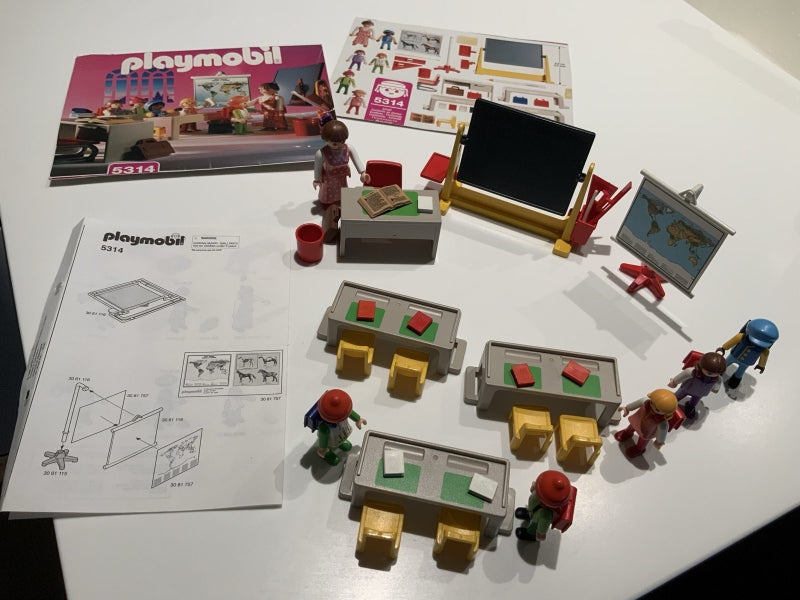 ‘ Playmobil ‘ Classroom 5314 Carousel 1