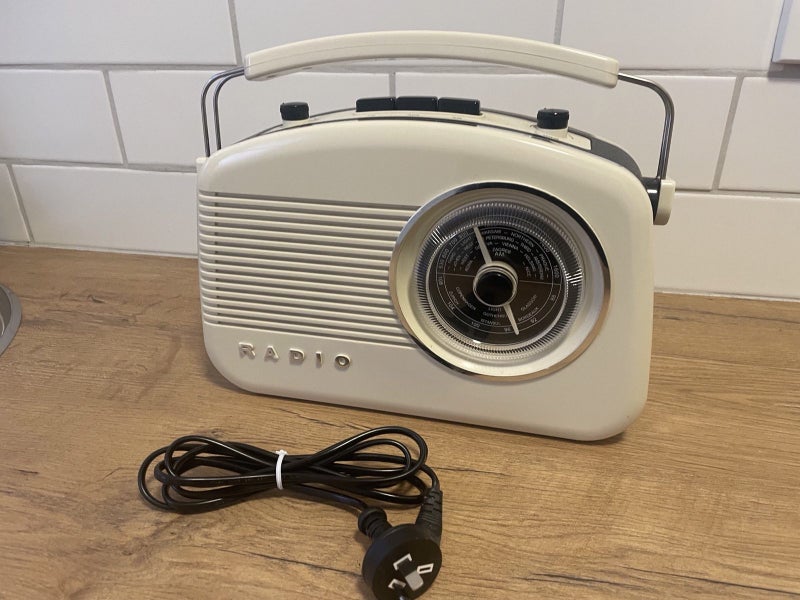 Retro Look Transistor Radio Carousel 1