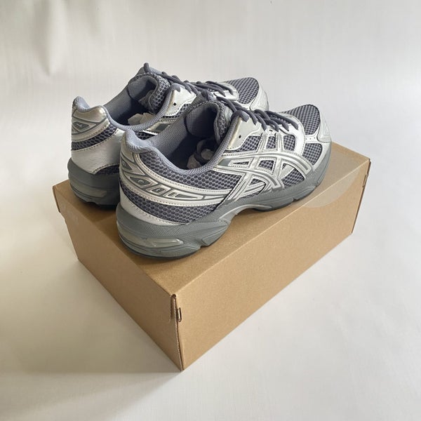 ASICS Gel 1130. US 9. FREE SHIPPING! Carousel 2