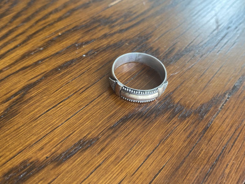 Vintage S/Silver Ring Carousel 2