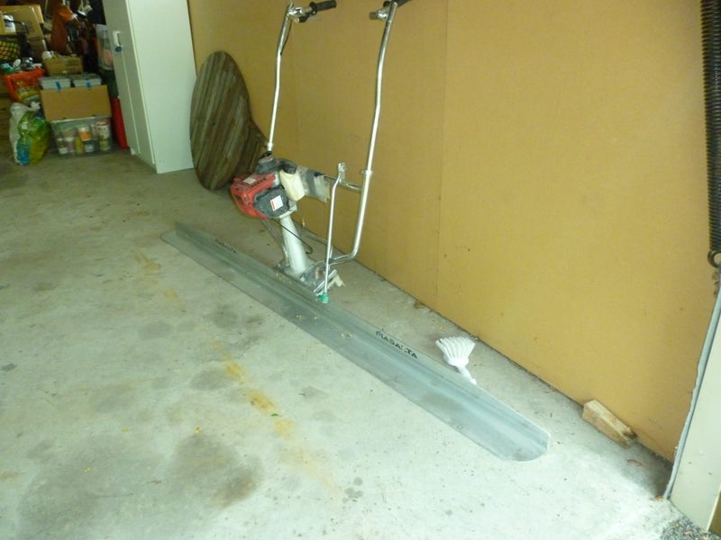 Concrete finishing screed Masalta Honda 4 stroke gx35 engine Carousel 1