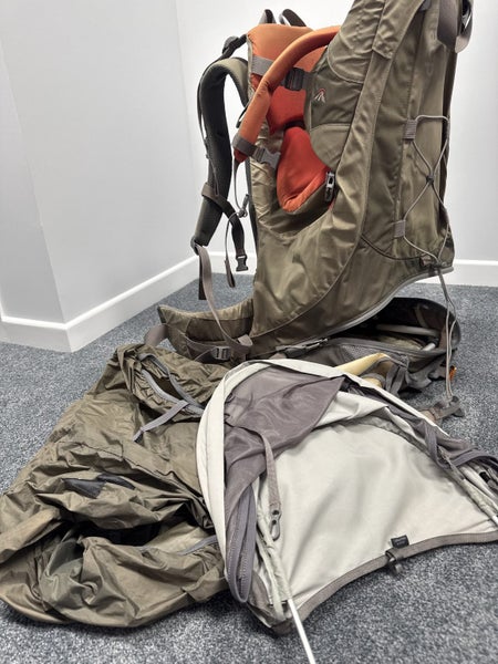 Macpac child carrier Carousel 2