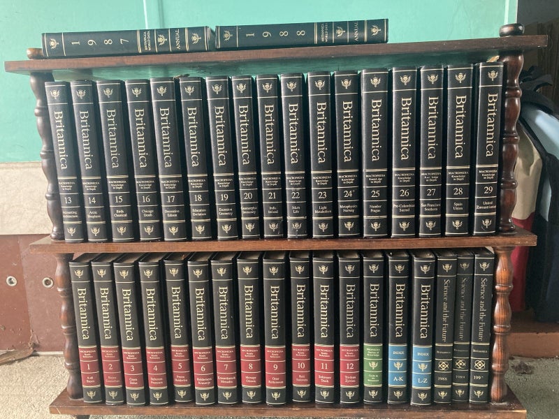 Encyclopedia Brittanica Carousel 1