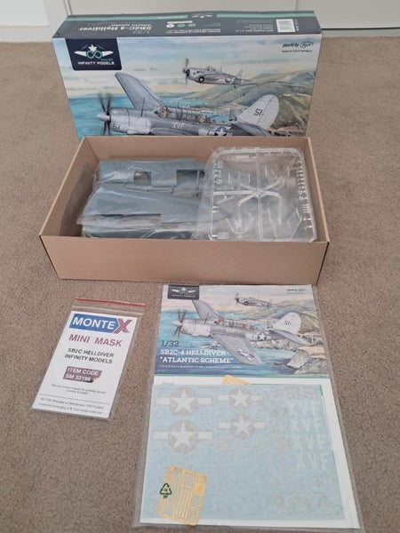 1/32 Infinity/HpH models SB2C-4 Helldiver "Atlantic scheme" Carousel 2