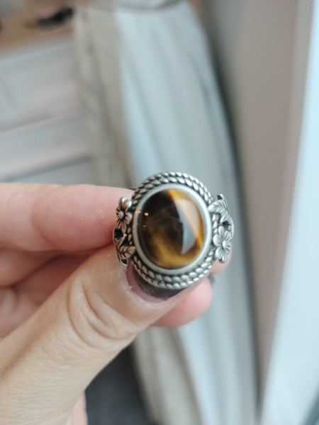 Sterling silver tiger eye ring Carousel 1