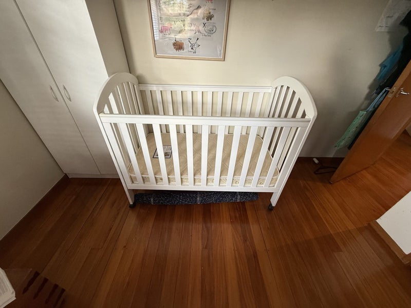 Baby Cot with Mattress and 2 Fitted Sheets Carousel 1