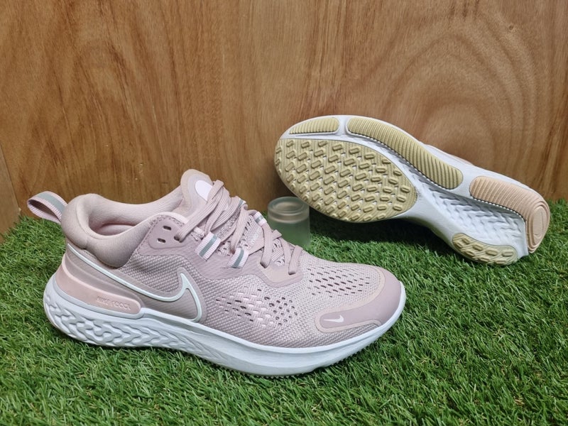 Nike React Miler 2 Running Shoes Women's US 7 - Great Condition Carousel 2