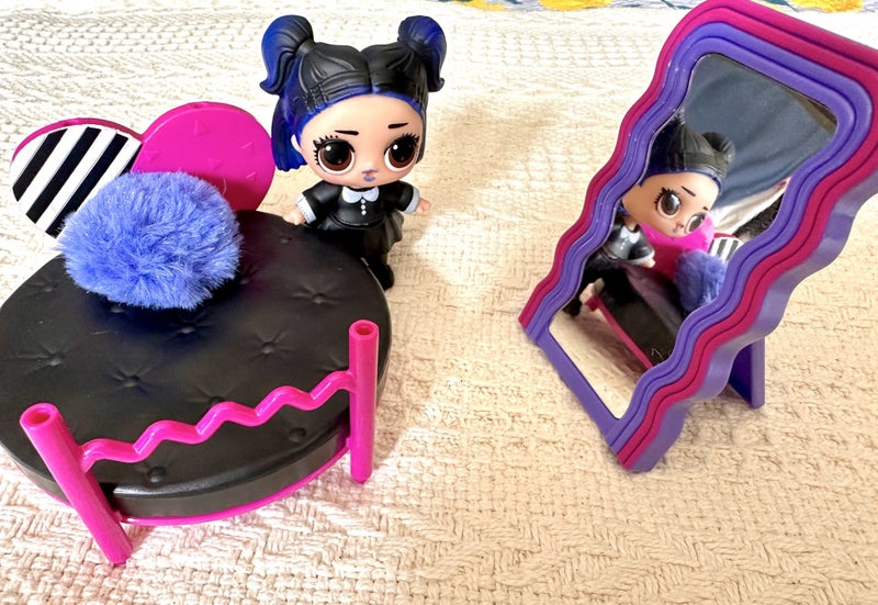 L.O.L. Surprise! doll Dusk Series 3 Confetti Pop collection Carousel 1