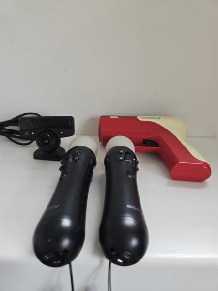 Playstation PS3 MOVE bundle with 2x controllers and PS Camera and Gun Mount Carousel 2