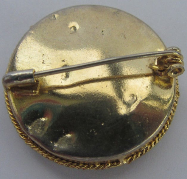 VINTAGE 1950'S ITALIAN MICRO MOSAIC BROOCH - HANDCRAFTED IN ITALY Carousel 2