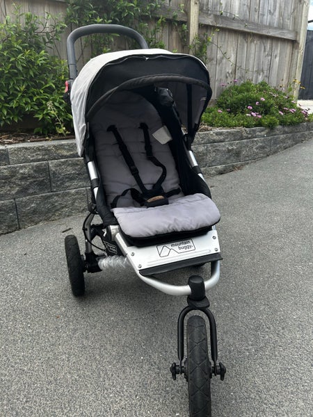 Mountain buggy urban jungle Carousel 2