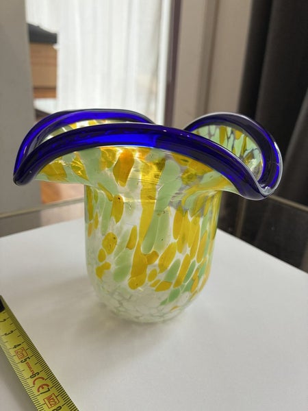 Art Glass Vase with Blue rim Carousel 1