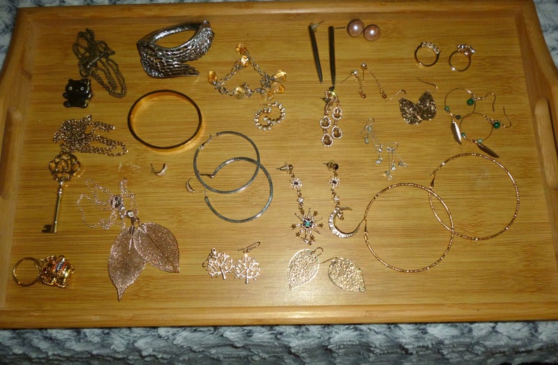 BULK JEWELLERY - ASSORTED ITEMS IN GOOD CONDITION, REFER PHOTOS Carousel 1