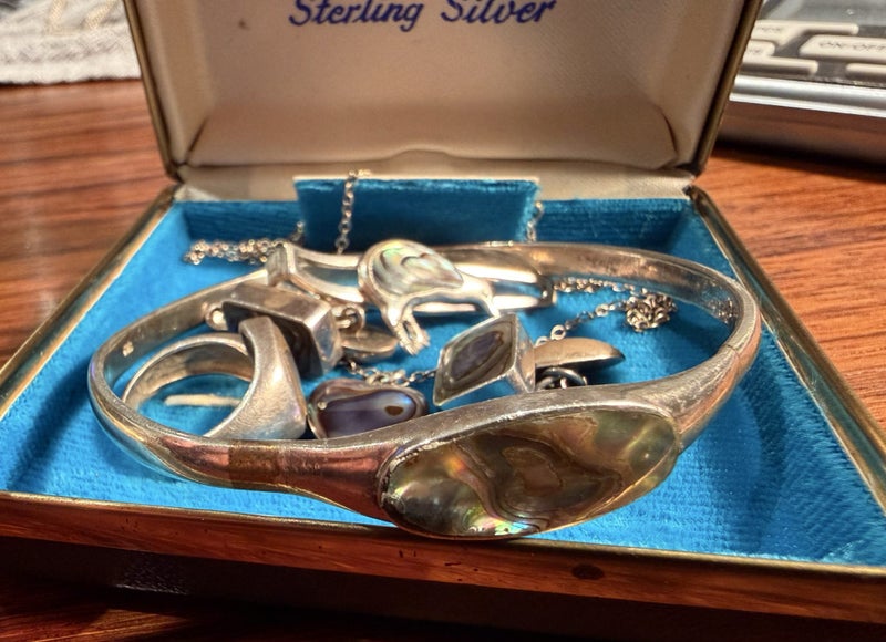 Bulk Vintage Sterling Silver & Paua Jewellery 43.41g / With Vintage Box Carousel 1