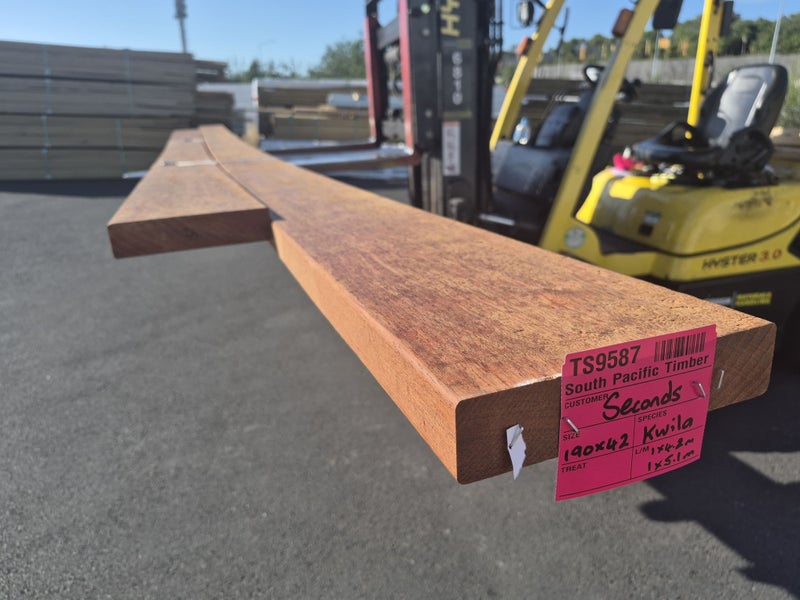 KWILA DECKING SECONDS - 190 x 42mm - 9.3m - TS9587 Carousel 2