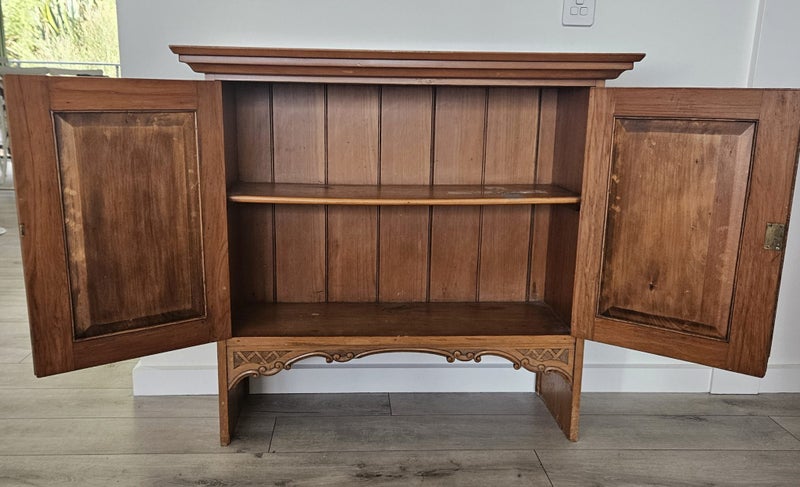 ANTIQUE SIDE BOARD $1 Reserve Carousel 4