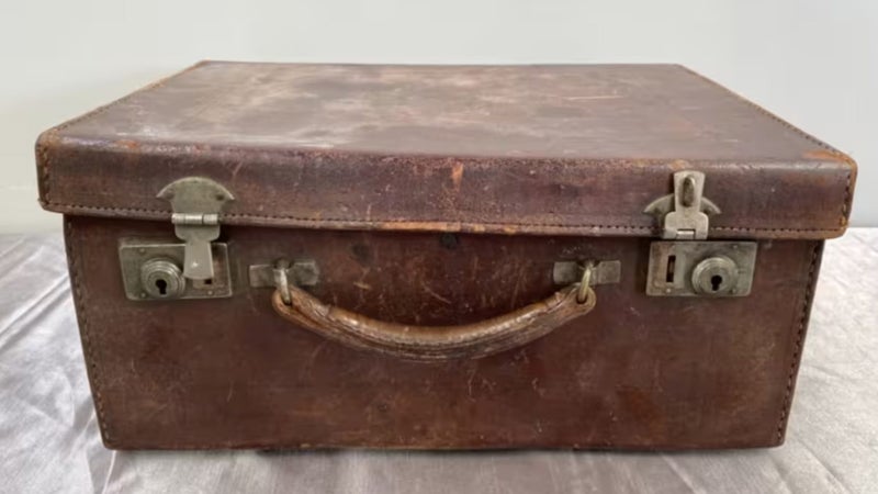 Small ANTIQUE VINTAGE MID CENTURY BROWN LEATHER Suitcase c1920-1940s 37x26cm Carousel 1