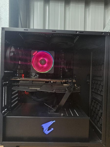 Ryzen 5 3600, Rx5600 XT, 16gb ddr4, 250gb nvme ssd, 1tb hdd, RGB Gaming PC Carousel 2