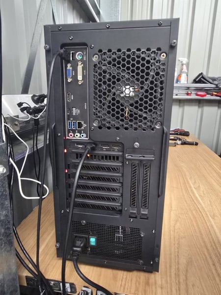 Ryzen 5 3600, Rx5600 XT, 16gb ddr4, 250gb nvme ssd, 1tb hdd, RGB Gaming PC Carousel 10