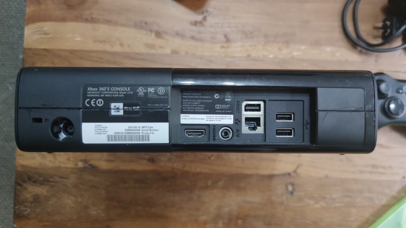 Xbox 360 E **Read Description**no HDD* Carousel 2