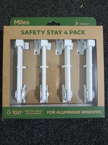 Window safety latches 4pk x2 Carousel 1