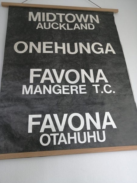 Bus blind destination Carousel 7