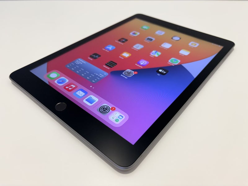 Apple iPad 6th Gen 32gb Wifi Carousel 1