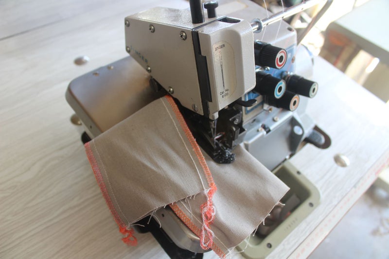 SINGER INDUSTRIAL OVERLOCKER 5 THREAD Carousel 3