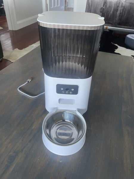Automatic feeder - Camera and audio Carousel 1