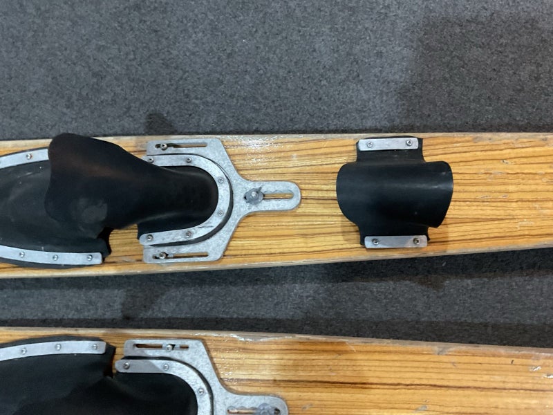 Retro skies Carousel 1