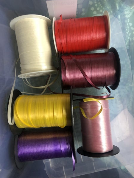 Curling ribbon Carousel 1