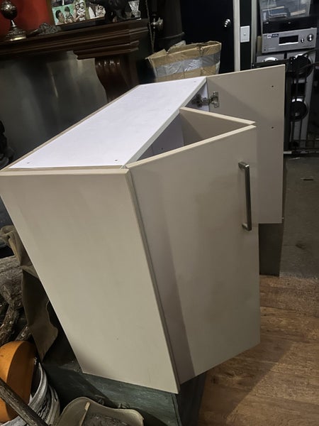 kitchen or laundry cupboard bi fold doors Carousel 4