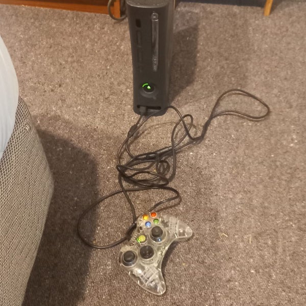 XBOX 360 120 GB console plus 40 games Carousel 2