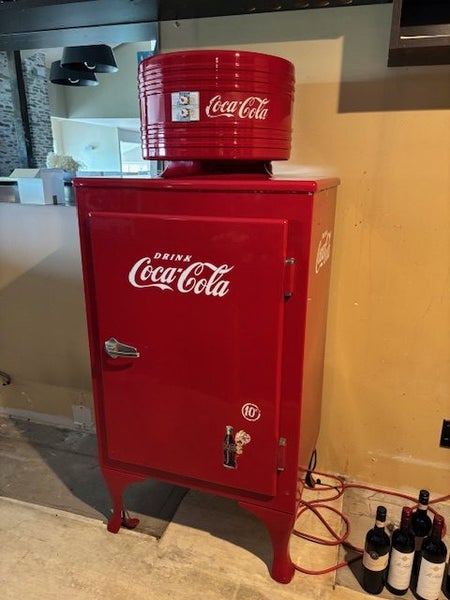 Vintage 1936 General Electric Coke Refrigerator Carousel 1