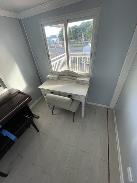 2 Bedrooms expandable House Carousel 8