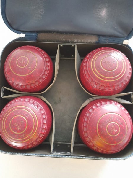 Victor lawn bowles Carousel 1