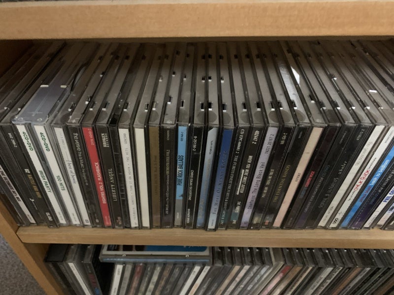 Huge selection of CDs comes with Rimu unit Carousel 9