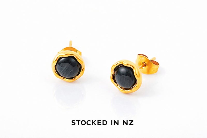 Unisex Black Cat’s Eye Studs Carousel 1