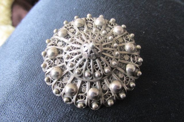 Gorgeous Vintage European Silver, heavy ,round, Intricate filligree Brooch Carousel 1