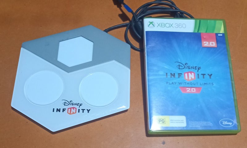 X Box 360 Disney Infinity Carousel 2