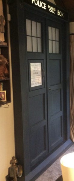Full size TARDIS front prop replica Carousel 2