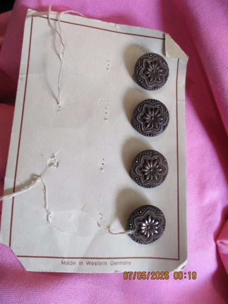 4 antique buttons Carousel 2