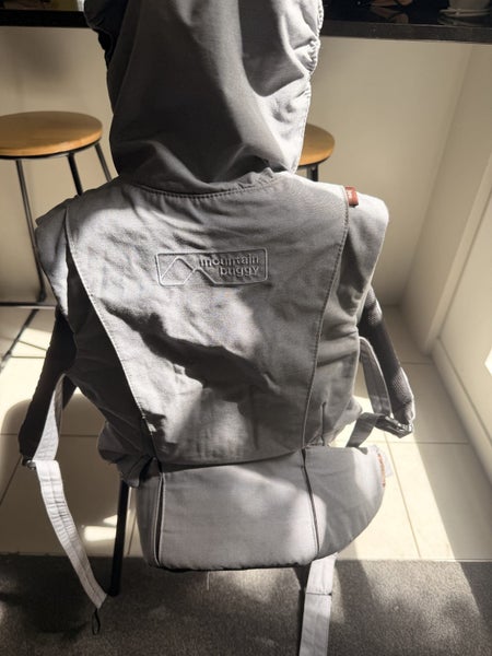 Mountain buggy Juno carrier Carousel 1