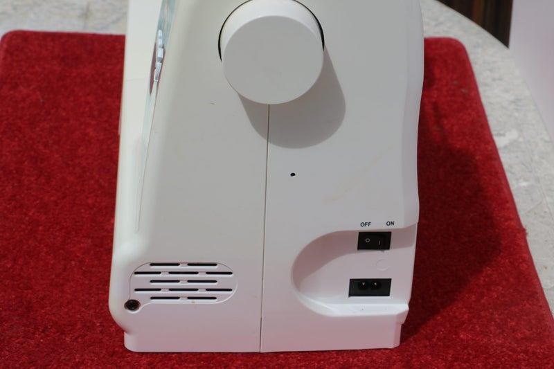 Near New Singer Sewing Machine Carousel 7