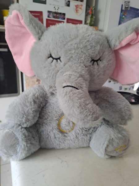 Breathing elephant Carousel 4