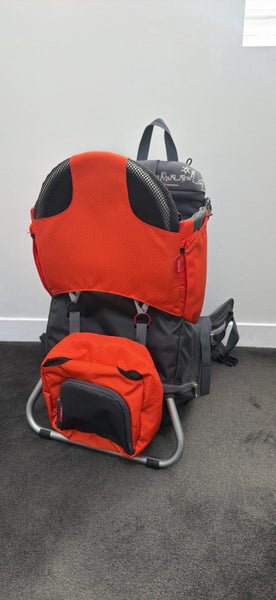 Phil & Teds parade carrier Carousel 1