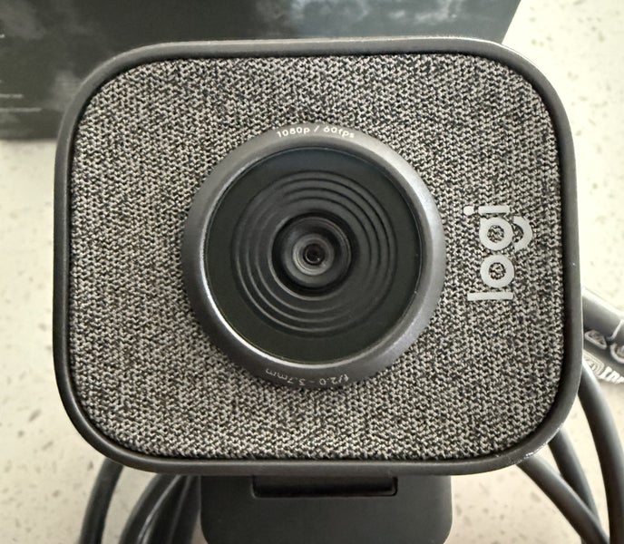 Logitech StreamCam Carousel 1