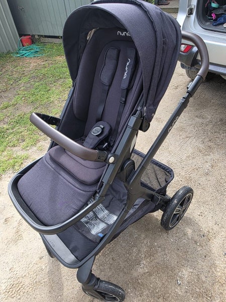 Nuna demi next bundle Carousel 1